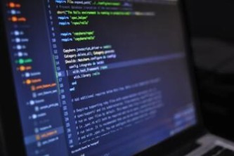 當(dāng)代碼遇見(jiàn)二次元 探索“軟件開(kāi)發(fā)證書+動(dòng)漫設(shè)計(jì)”的跨界融合之路